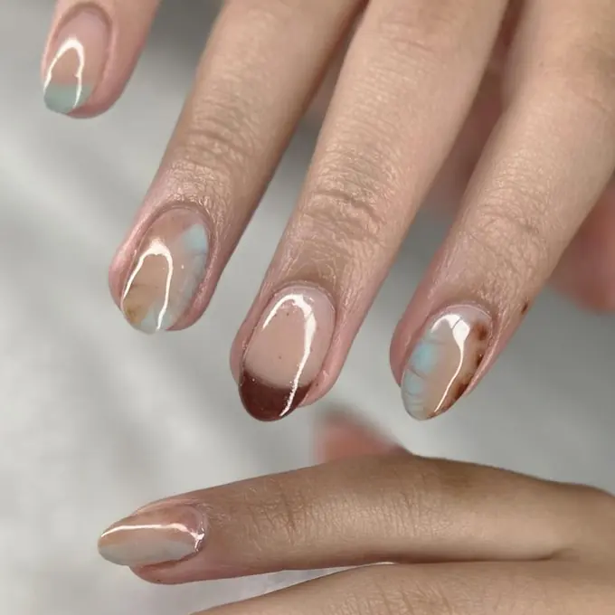 Nude set with soft marbling